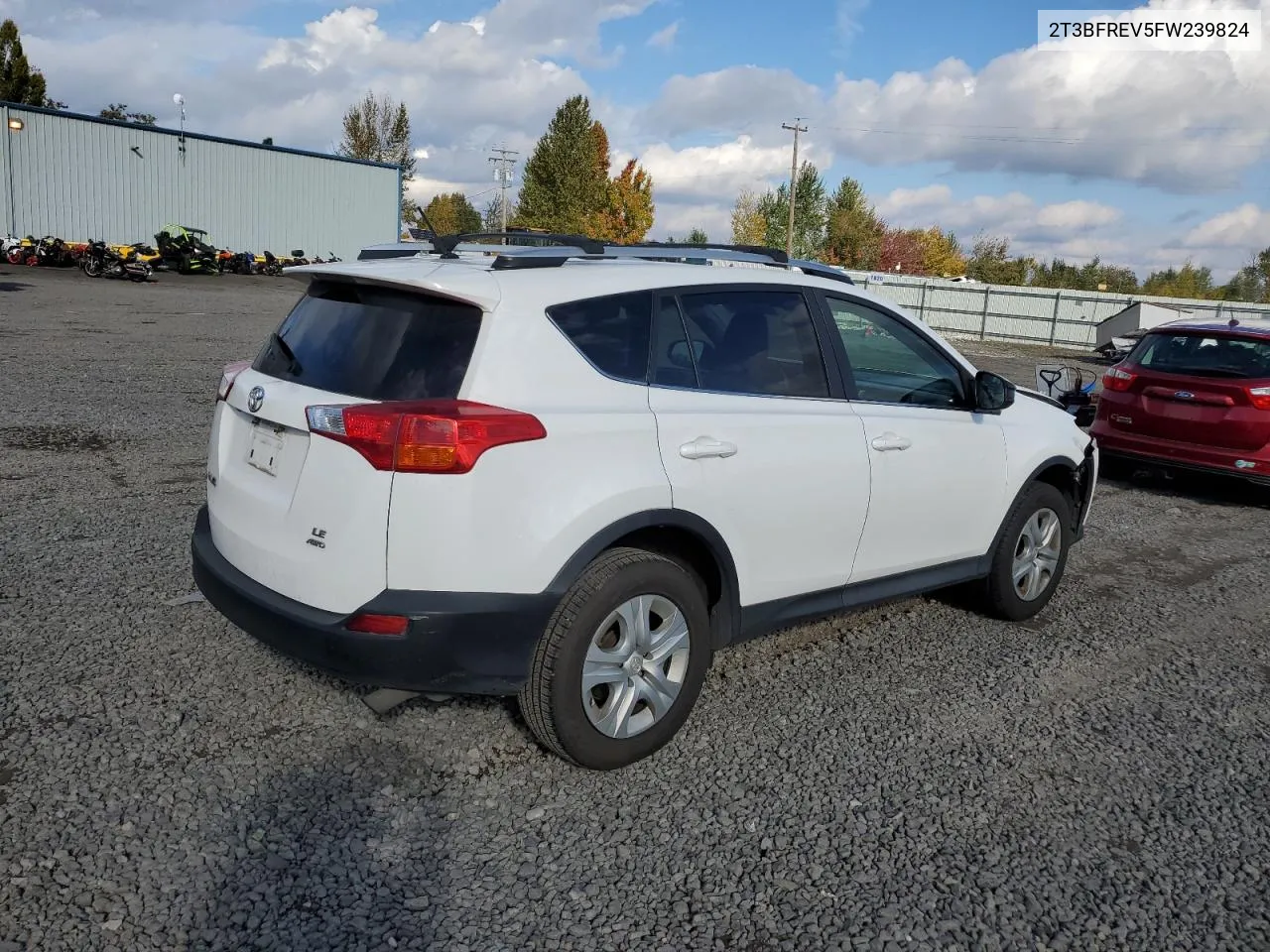 2T3BFREV5FW239824 2015 Toyota Rav4 Le