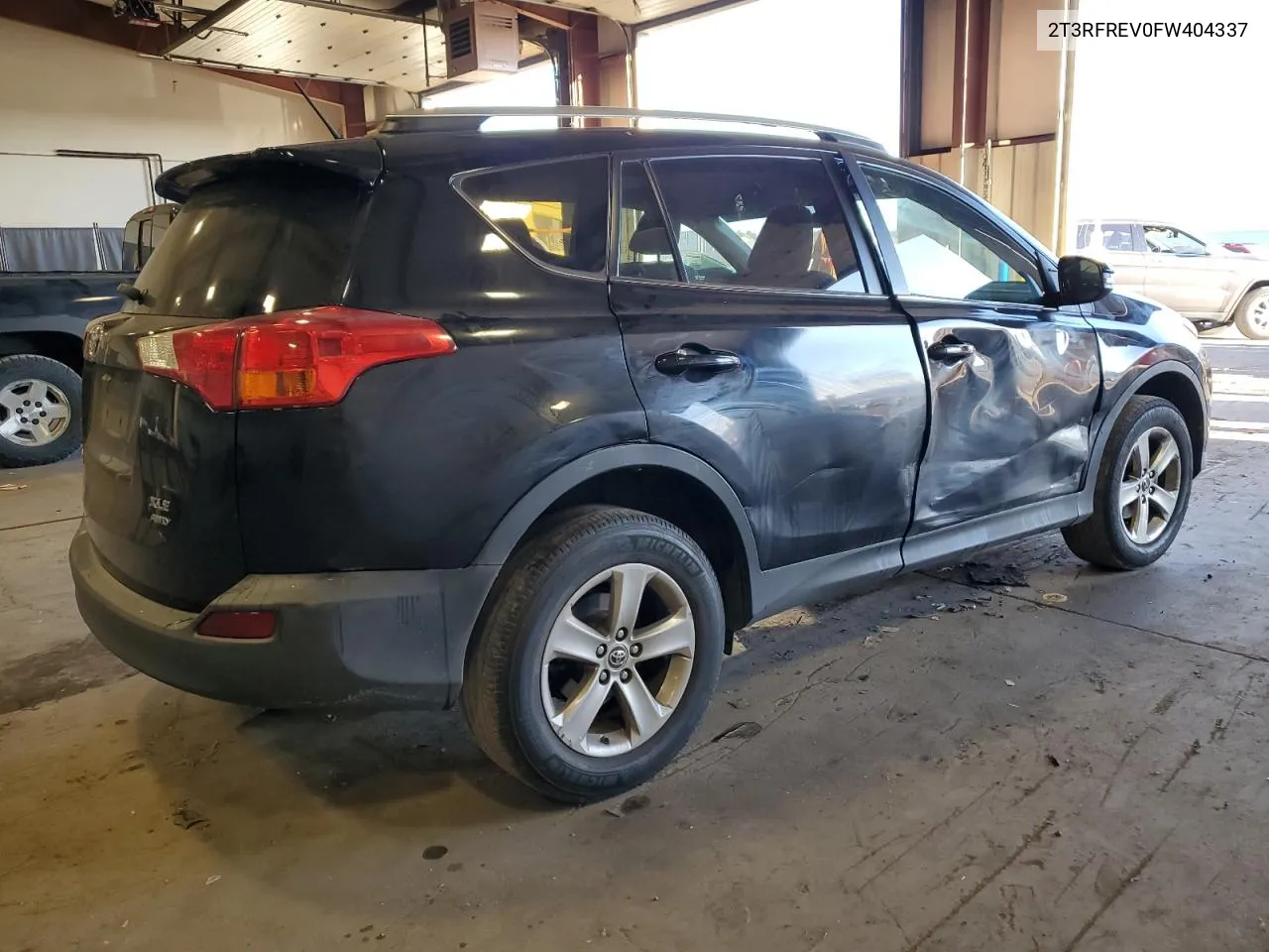 2T3RFREV0FW404337 2015 Toyota Rav4 Xle