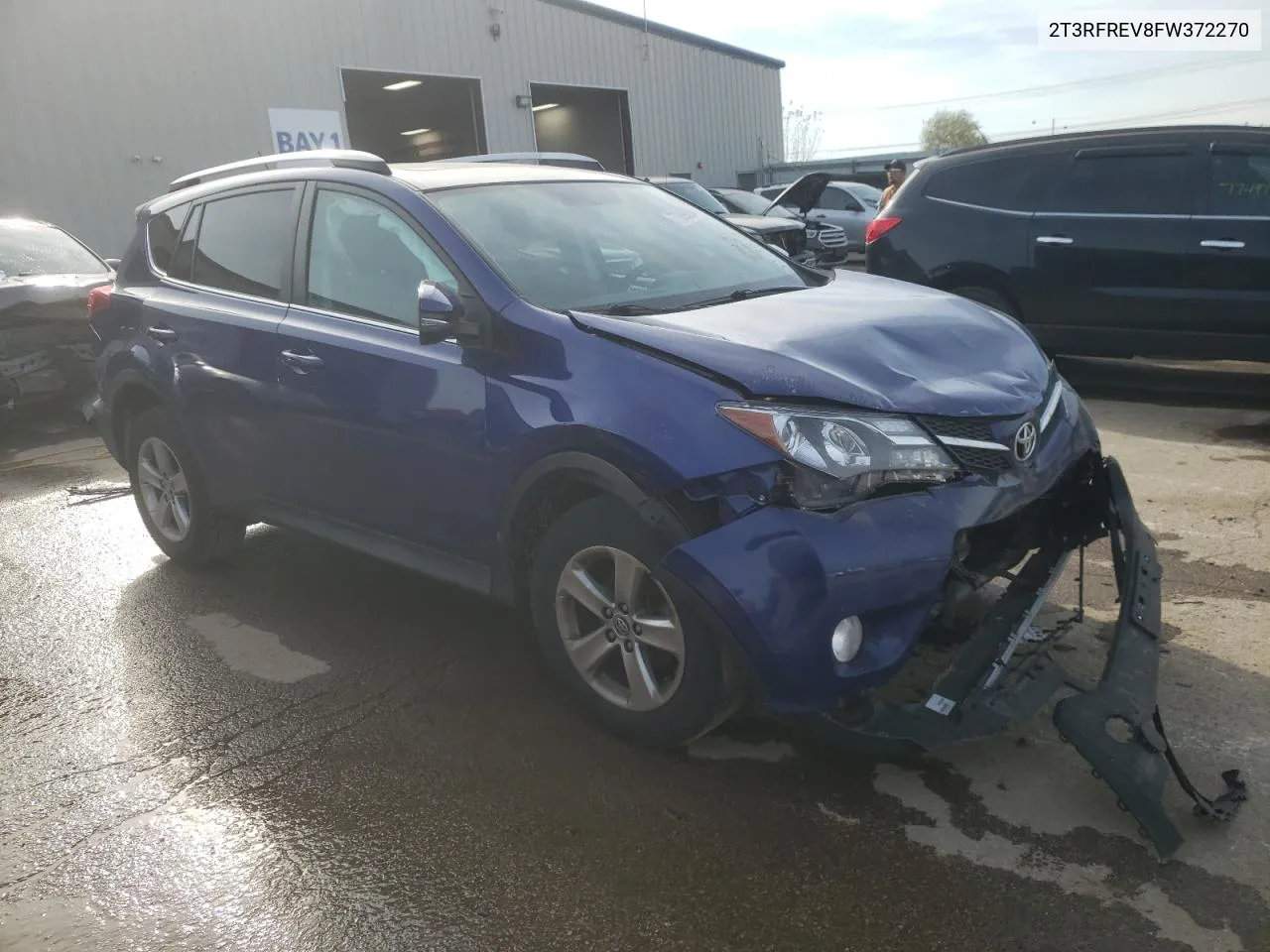 2T3RFREV8FW372270 2015 Toyota Rav4 Xle