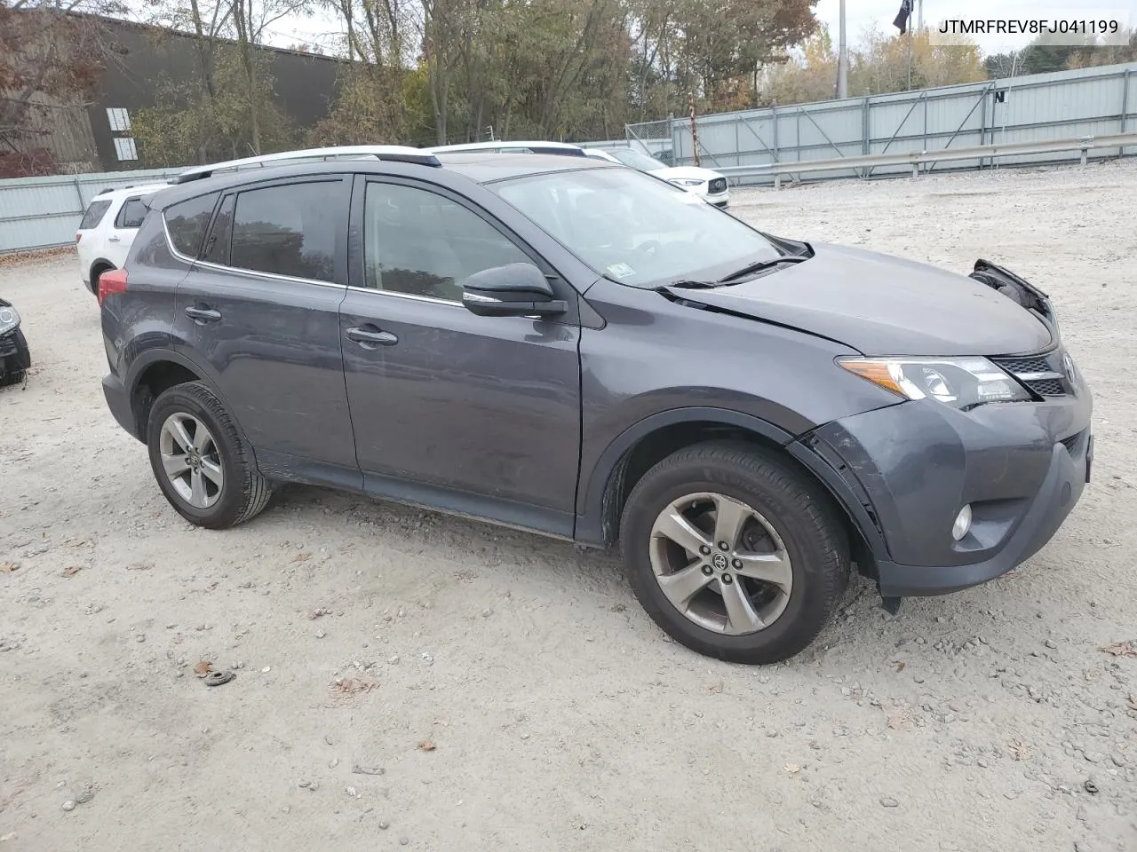 JTMRFREV8FJ041199 2015 Toyota Rav4 Xle