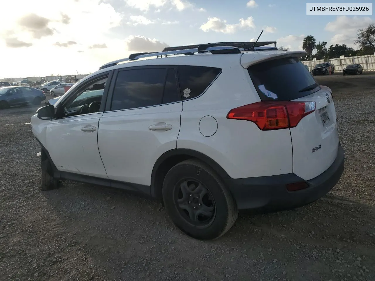 JTMBFREV8FJ025926 2015 Toyota Rav4 Le