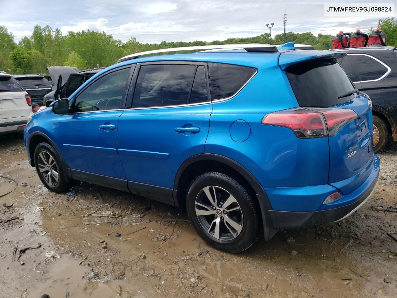 JTMWFREV9GJ098824 2016 Toyota Rav4 Xle