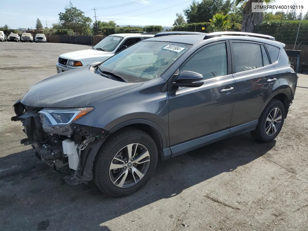 JTMRFREV4GD192119 2016 Toyota Rav4 Xle