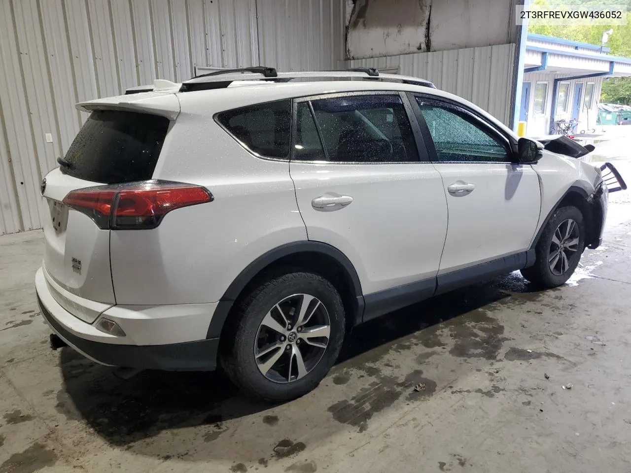 2T3RFREVXGW436052 2016 Toyota Rav4 Xle