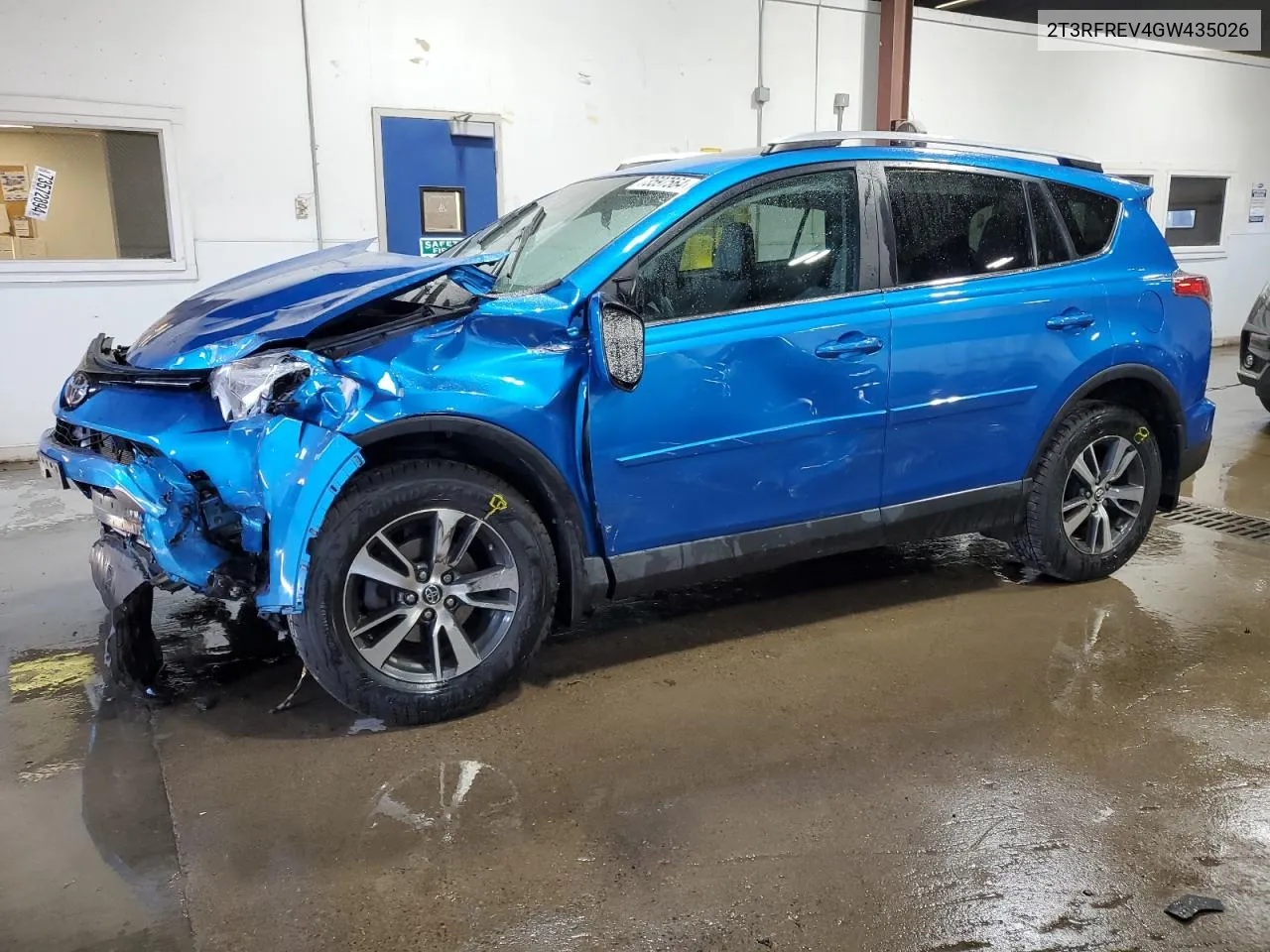 2T3RFREV4GW435026 2016 Toyota Rav4 Xle