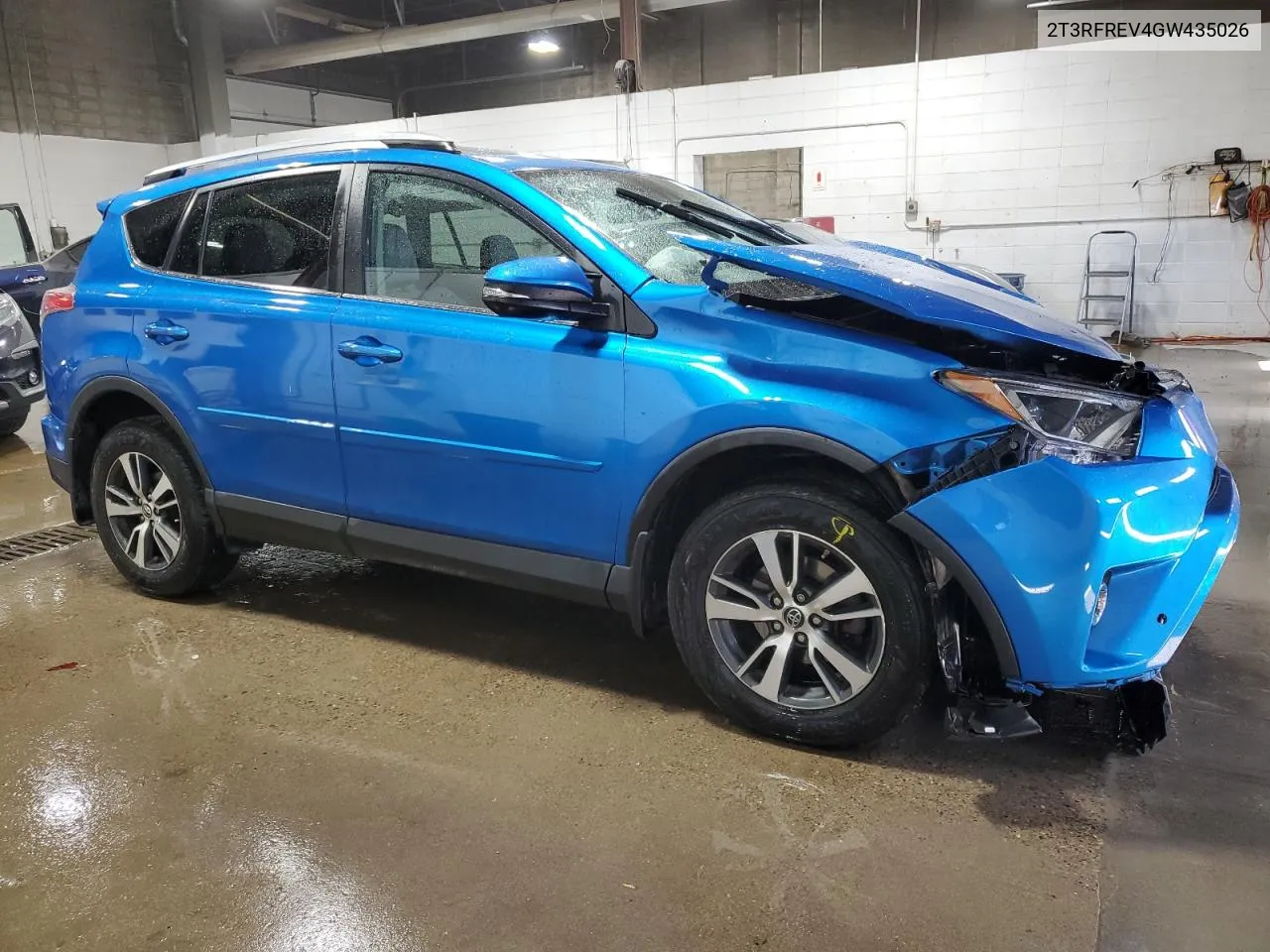 2T3RFREV4GW435026 2016 Toyota Rav4 Xle