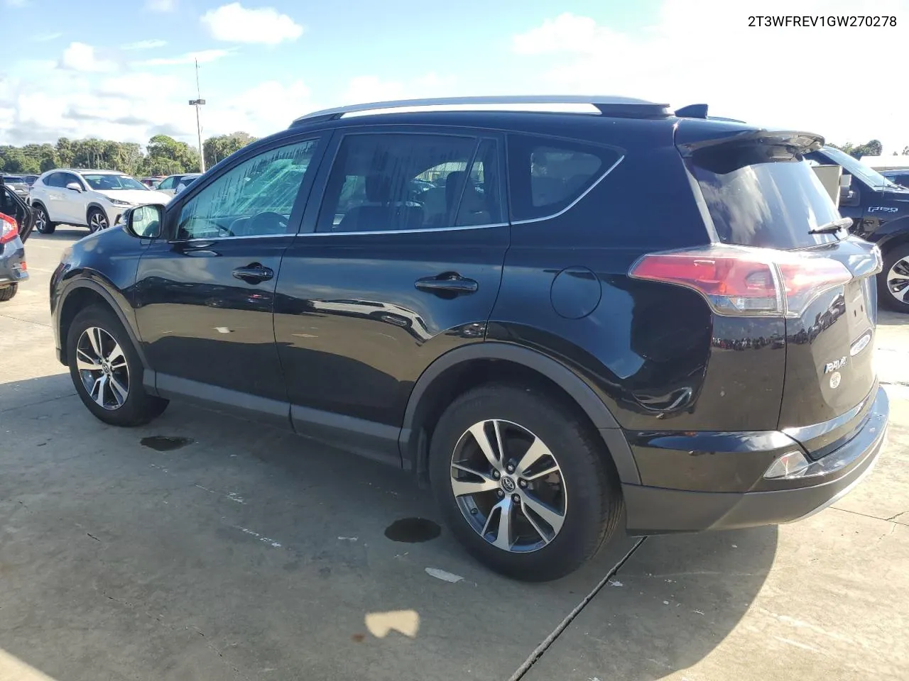 2T3WFREV1GW270278 2016 Toyota Rav4 Xle