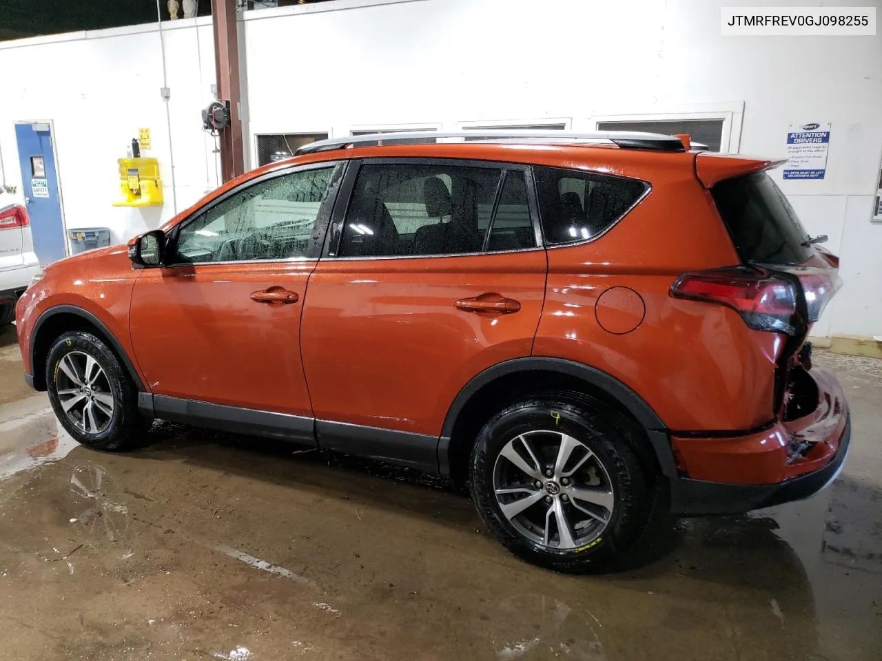 JTMRFREV0GJ098255 2016 Toyota Rav4 Xle