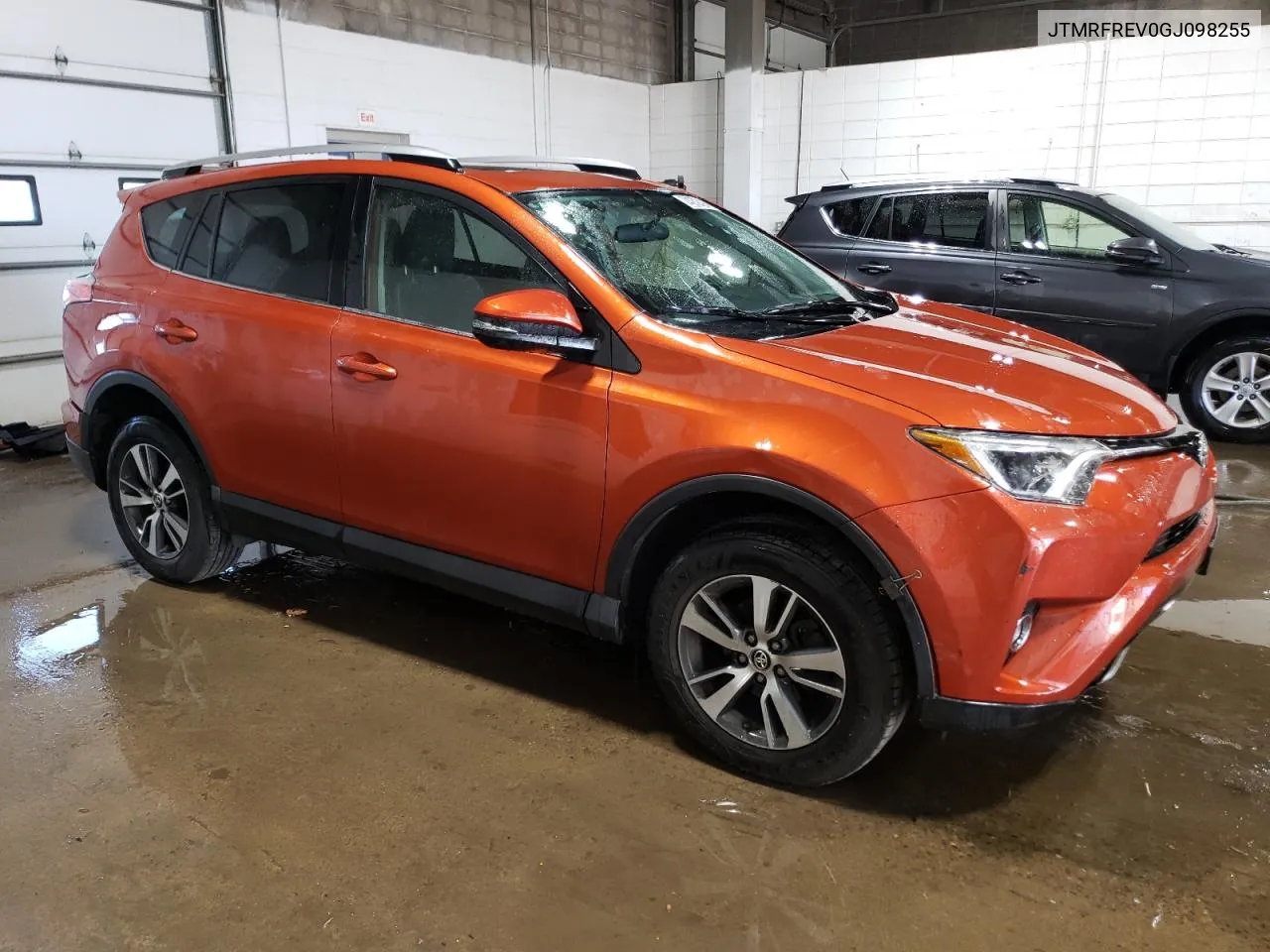 JTMRFREV0GJ098255 2016 Toyota Rav4 Xle