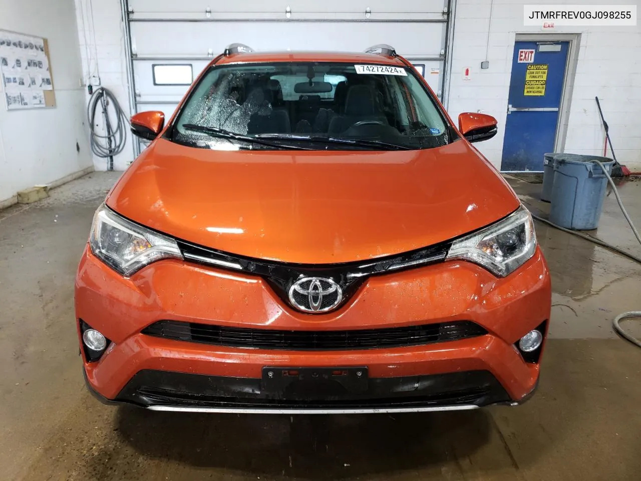 JTMRFREV0GJ098255 2016 Toyota Rav4 Xle