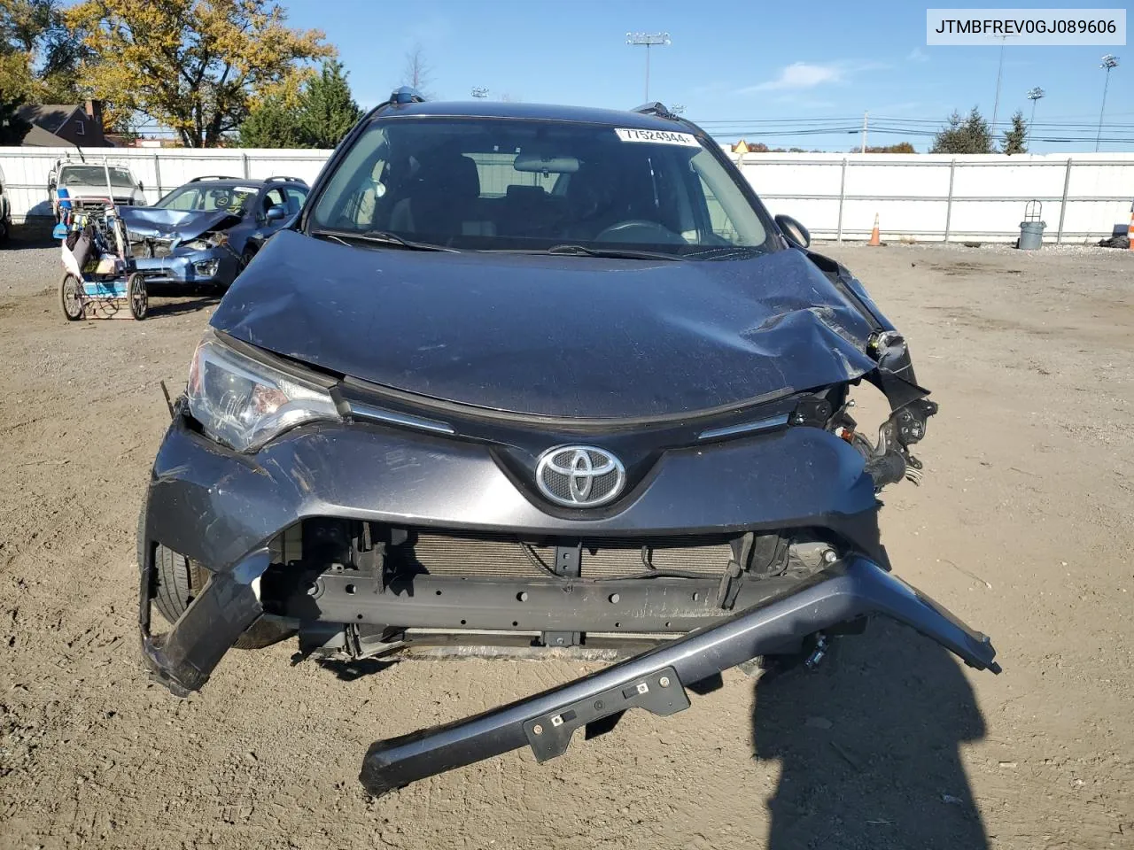 JTMBFREV0GJ089606 2016 Toyota Rav4 Le