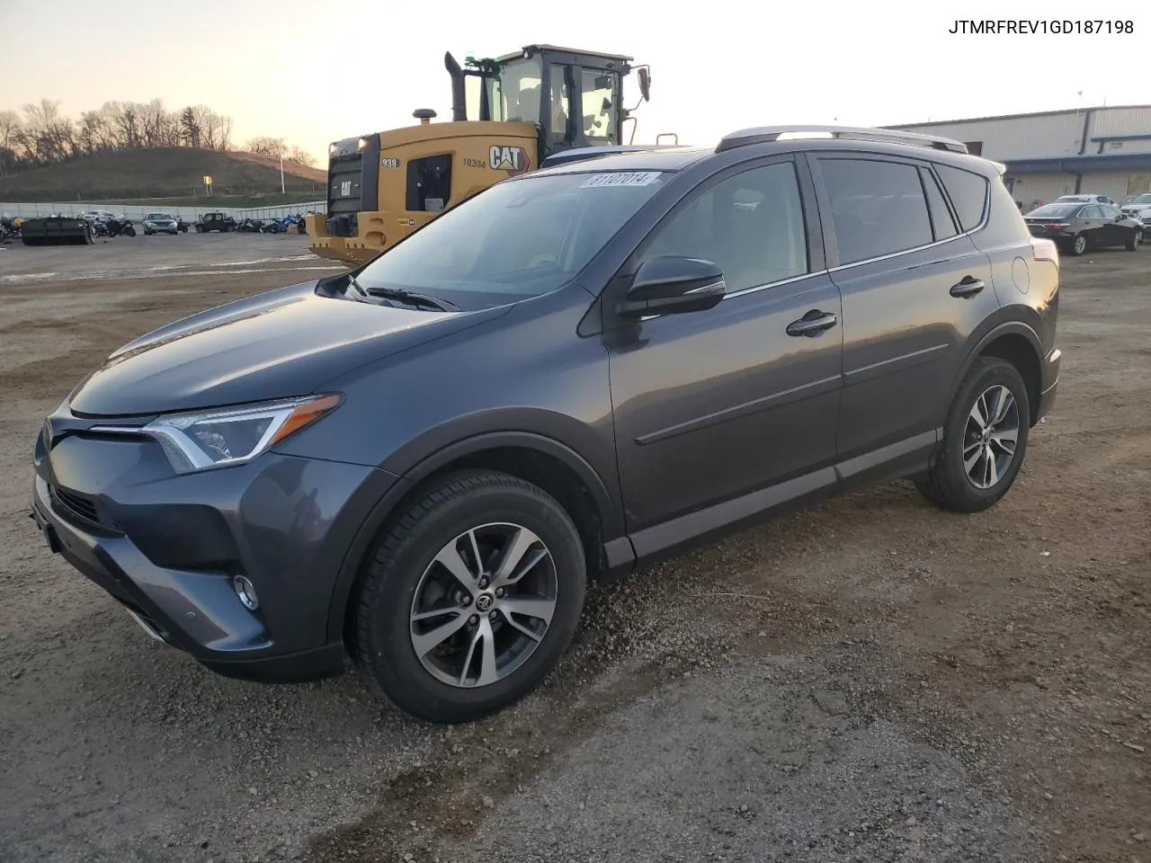 2016 Toyota Rav4 Xle VIN: JTMRFREV1GD187198 Lot: 81107014