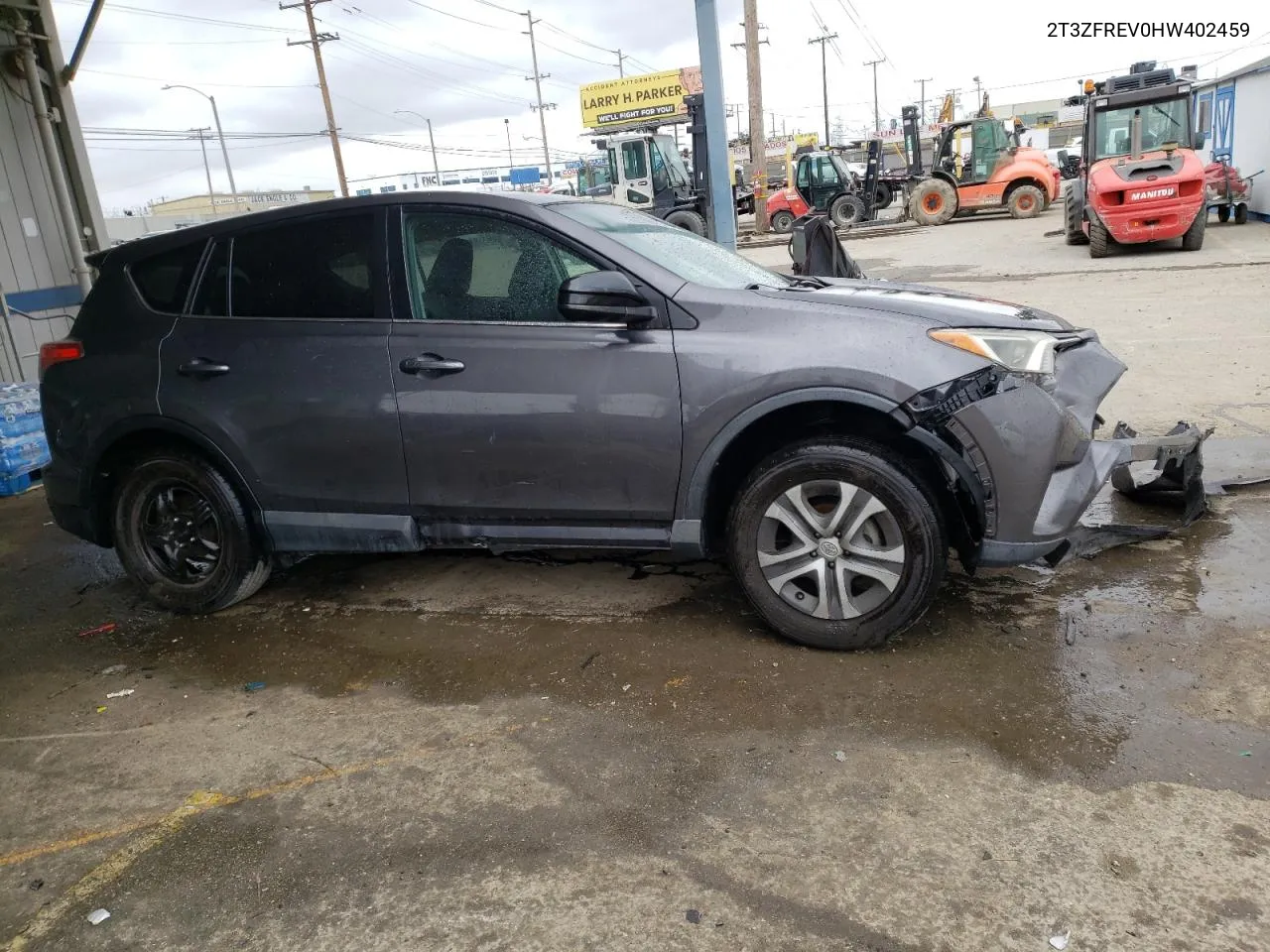 2T3ZFREV0HW402459 2017 Toyota Rav4 Le