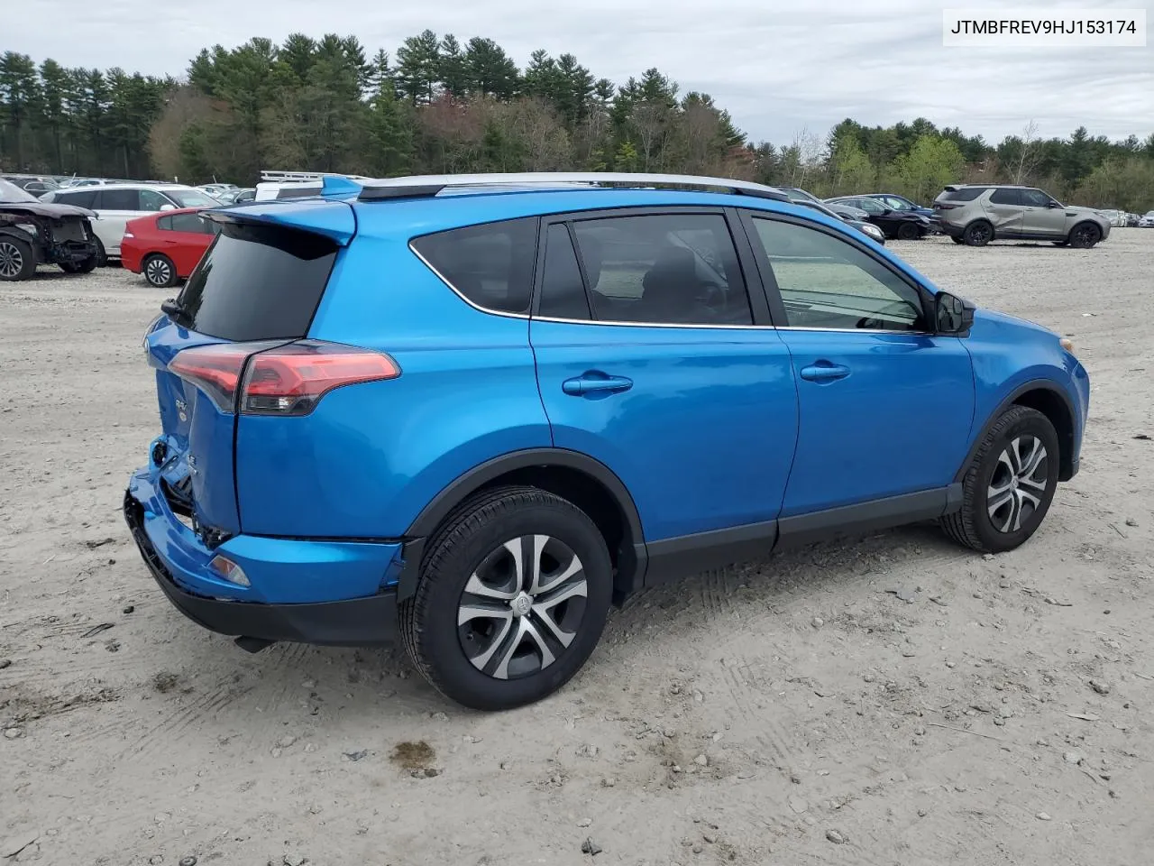 JTMBFREV9HJ153174 2017 Toyota Rav4 Le