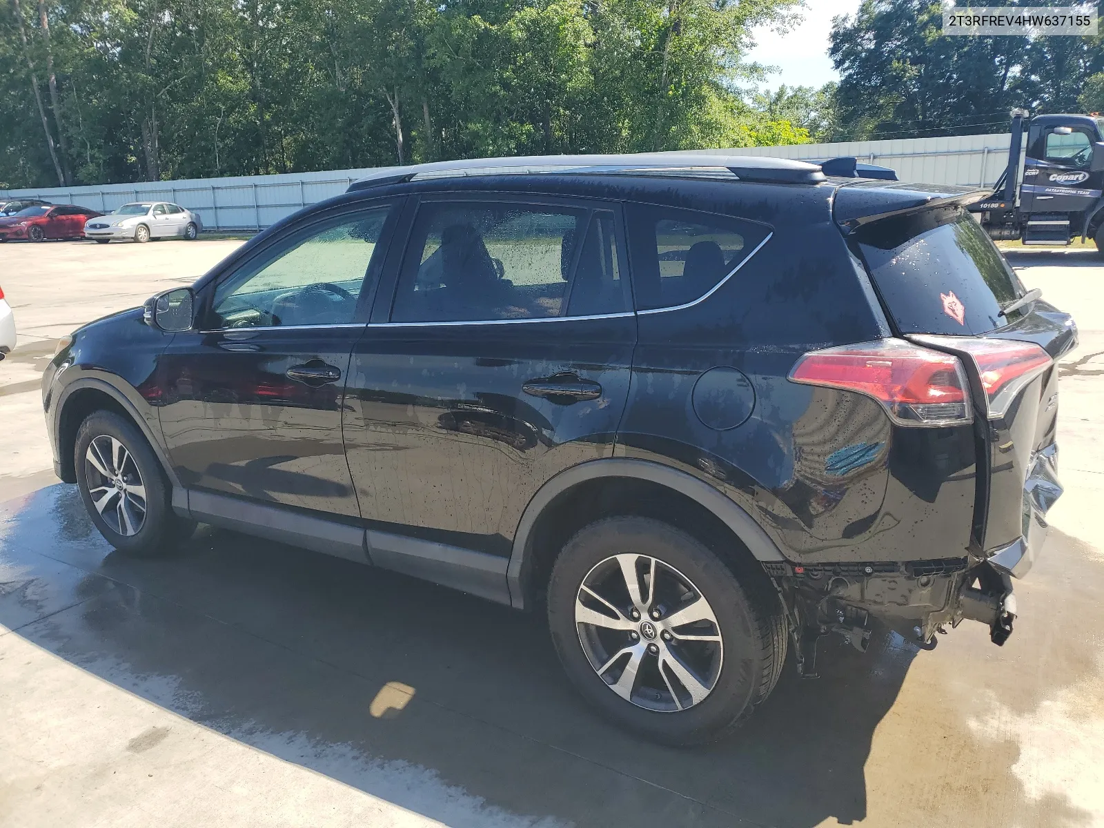 2T3RFREV4HW637155 2017 Toyota Rav4 Xle