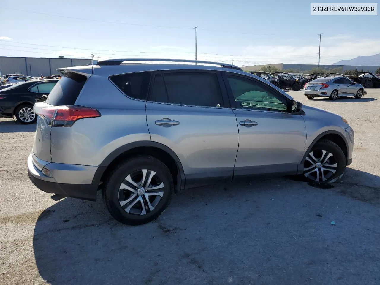 2T3ZFREV6HW329338 2017 Toyota Rav4 Le