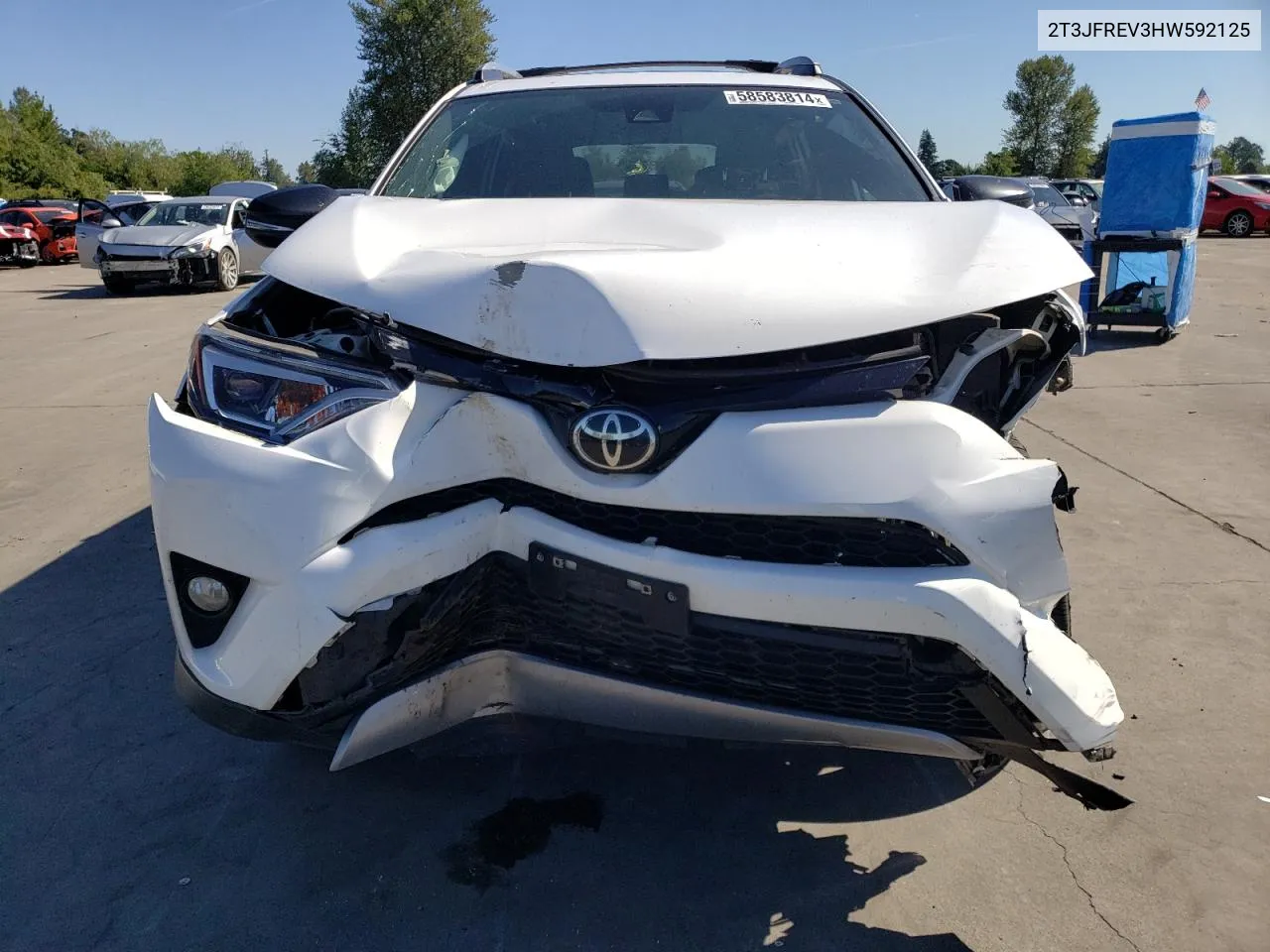 2T3JFREV3HW592125 2017 Toyota Rav4 Se