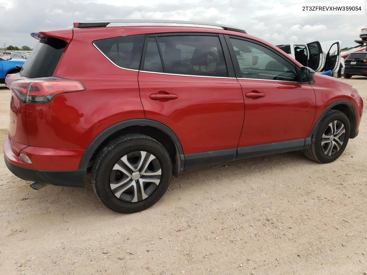 2T3ZFREVXHW359054 2017 Toyota Rav4 Le