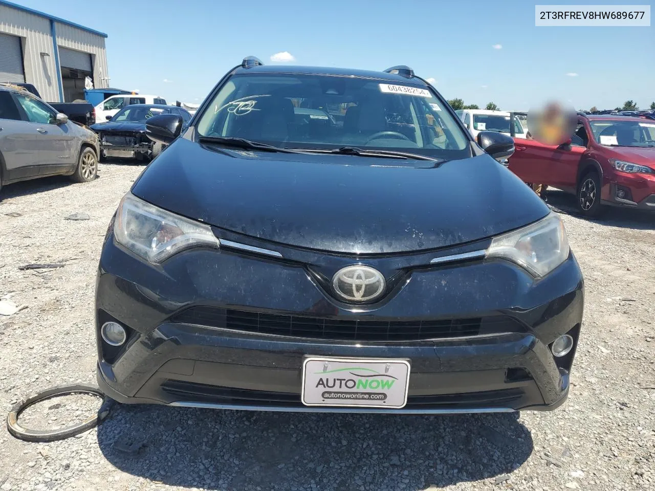 2T3RFREV8HW689677 2017 Toyota Rav4 Xle