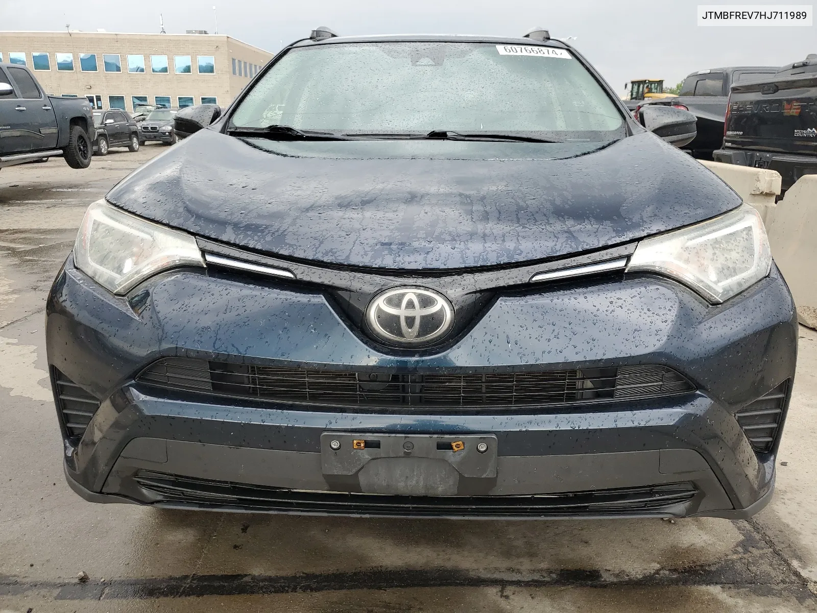 JTMBFREV7HJ711989 2017 Toyota Rav4 Le