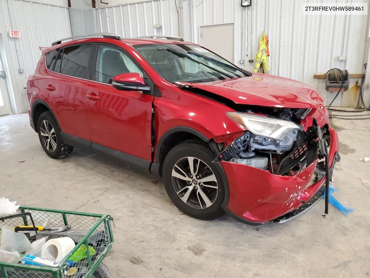 2T3RFREV0HW589461 2017 Toyota Rav4 Xle