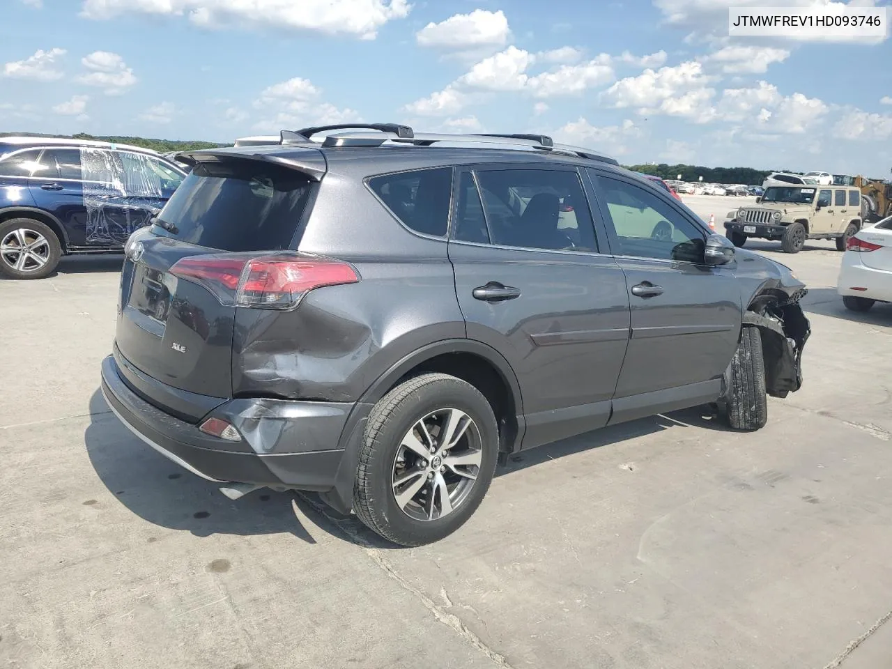 2017 Toyota Rav4 Xle VIN: JTMWFREV1HD093746 Lot: 61340414