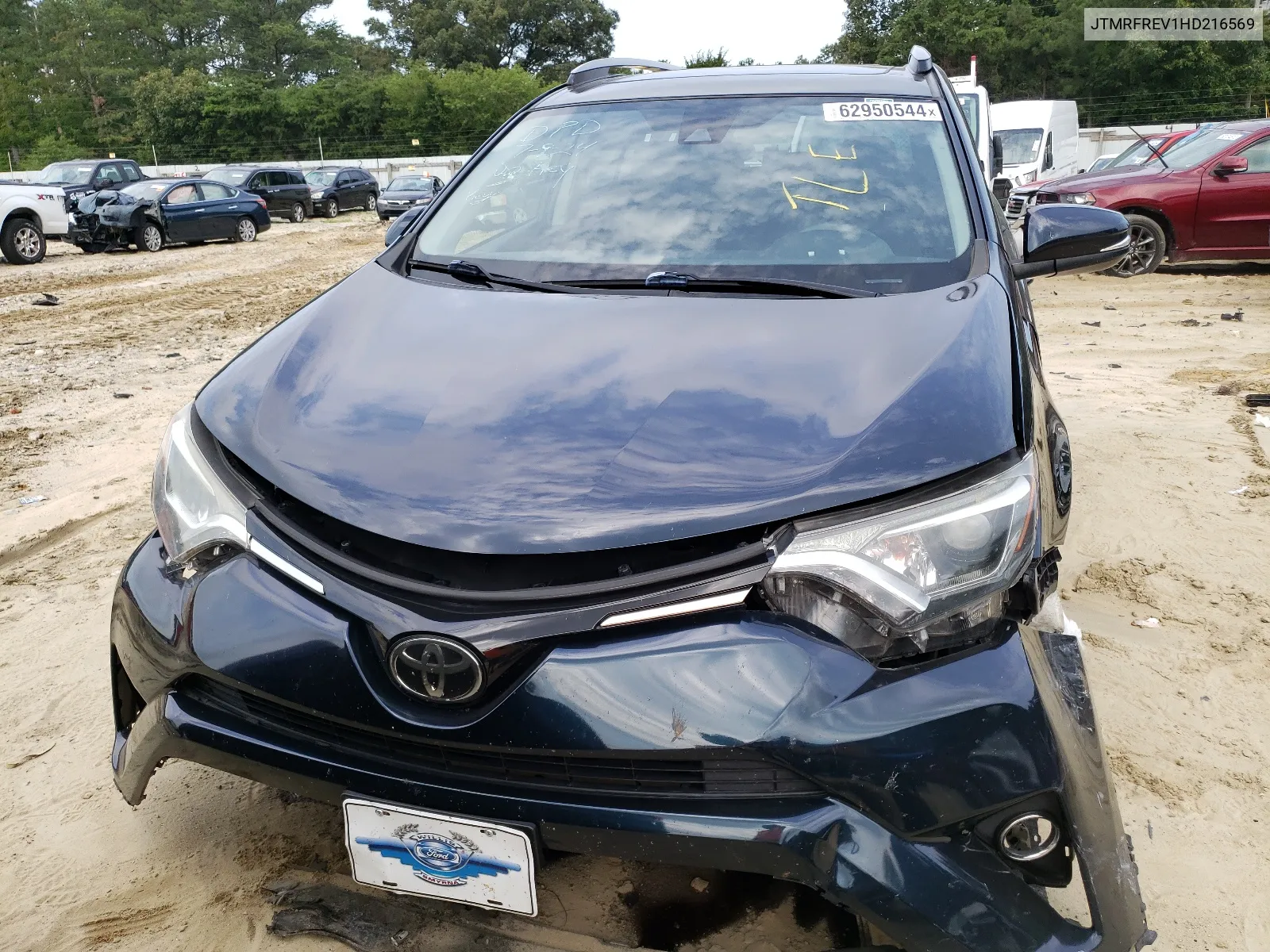 JTMRFREV1HD216569 2017 Toyota Rav4 Xle