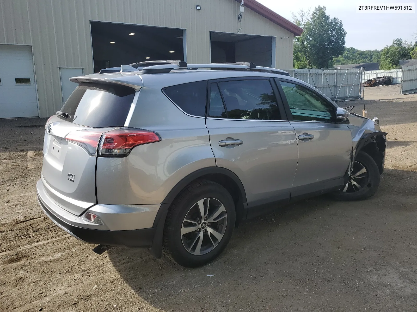 2T3RFREV1HW591512 2017 Toyota Rav4 Xle