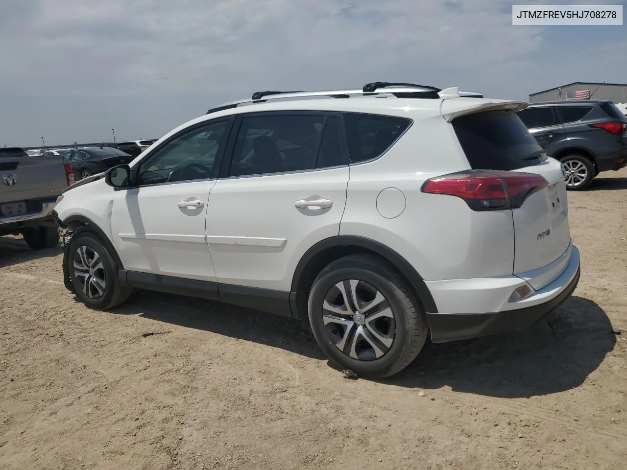 JTMZFREV5HJ708278 2017 Toyota Rav4 Le