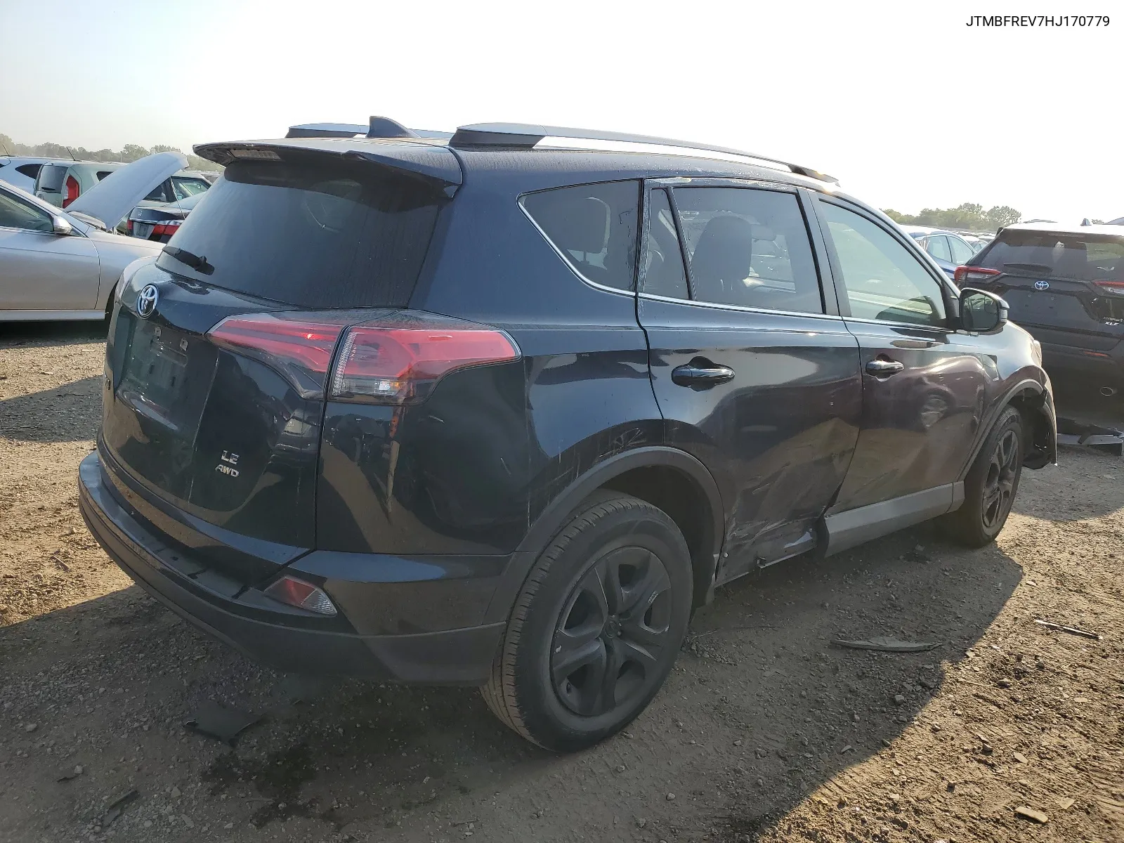 JTMBFREV7HJ170779 2017 Toyota Rav4 Le