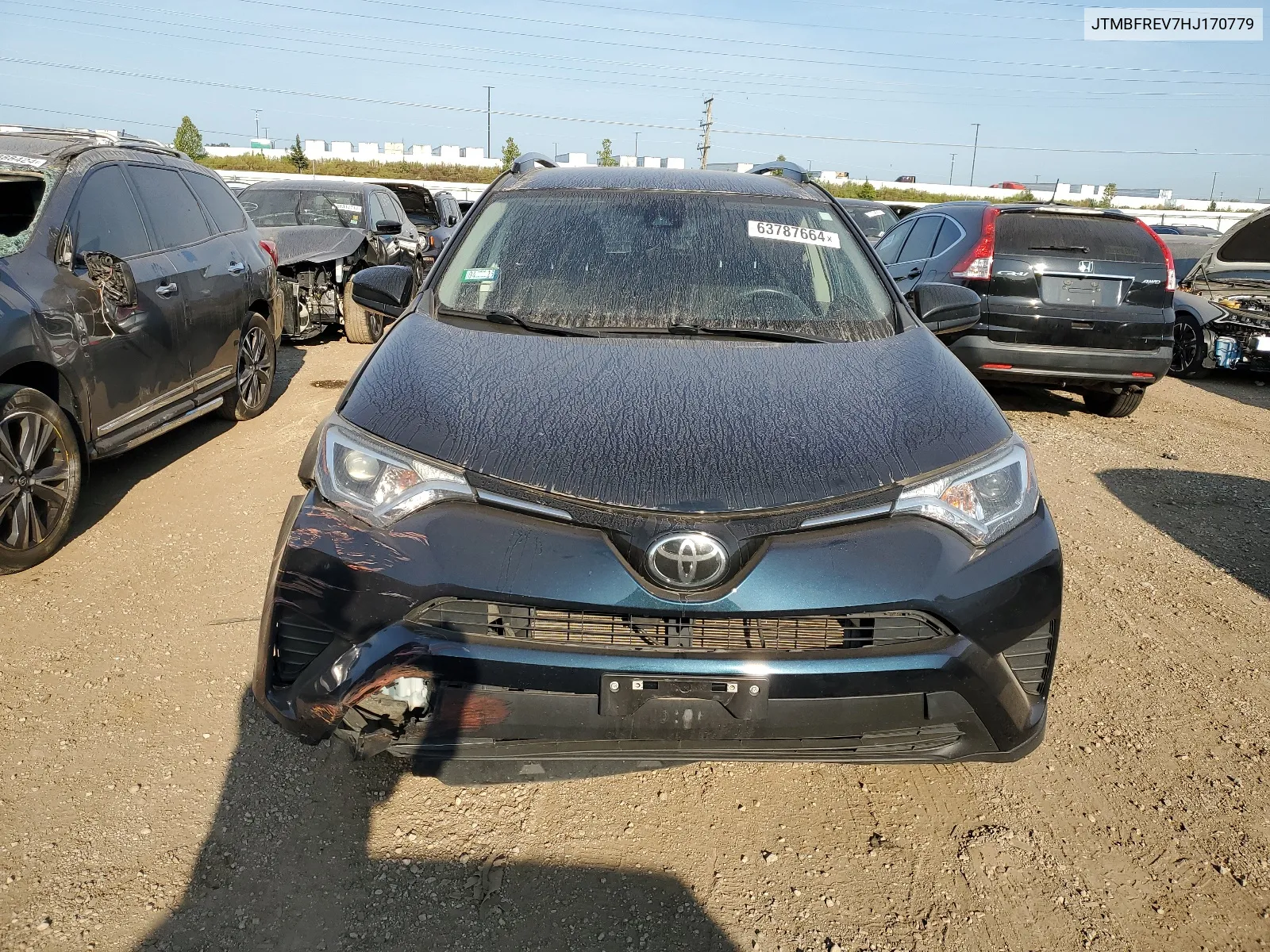 JTMBFREV7HJ170779 2017 Toyota Rav4 Le