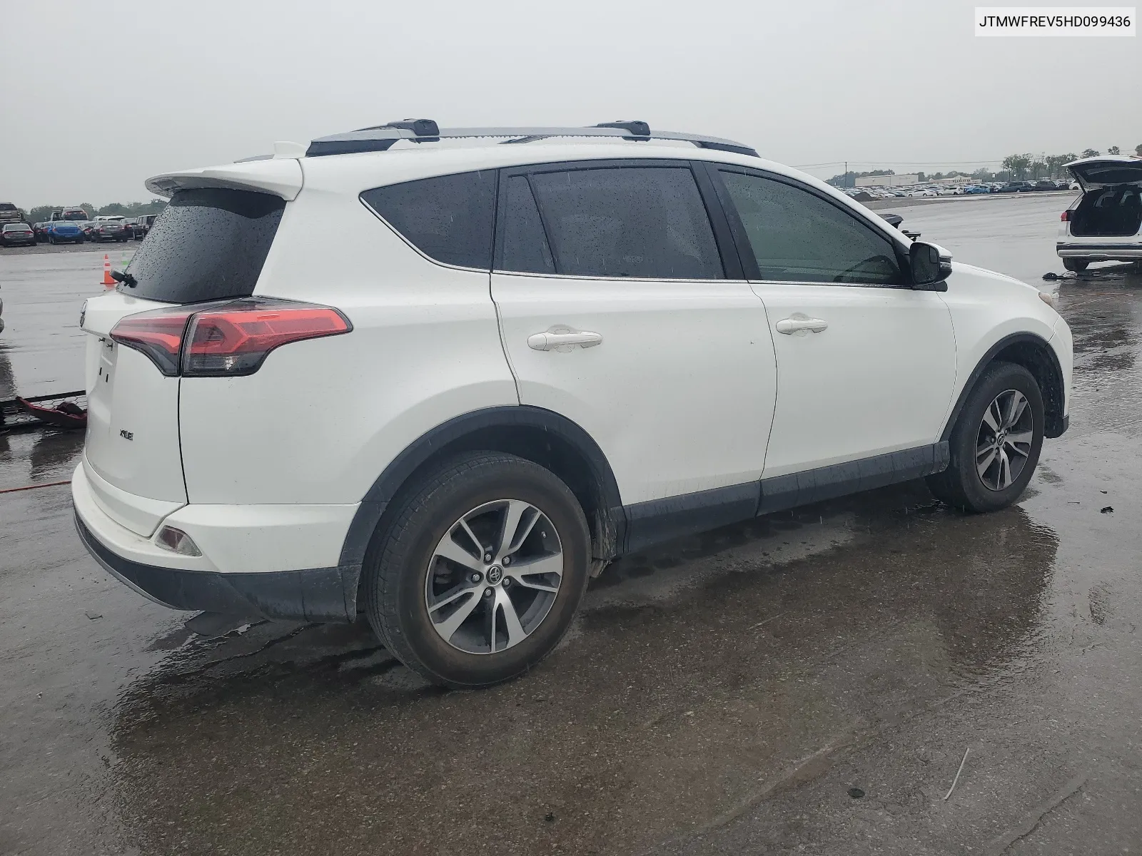 2017 Toyota Rav4 Xle VIN: JTMWFREV5HD099436 Lot: 64144124