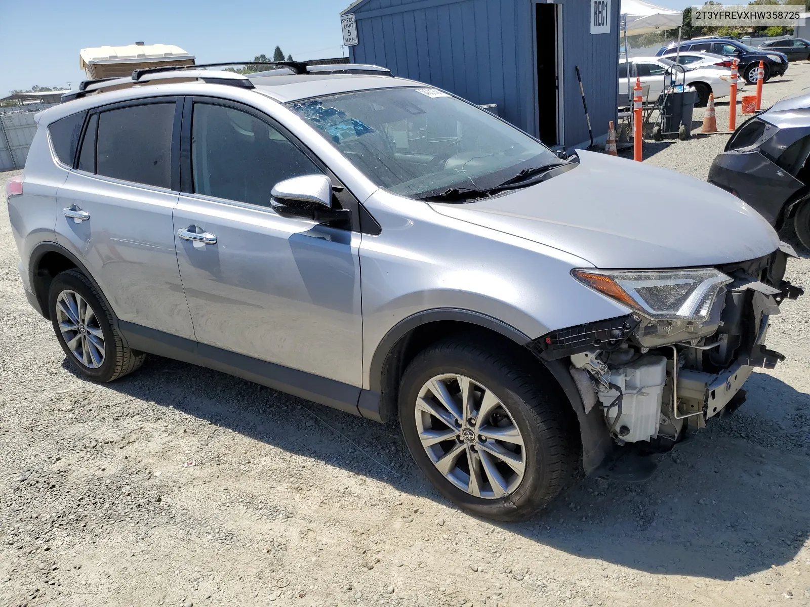 2T3YFREVXHW358725 2017 Toyota Rav4 Limited