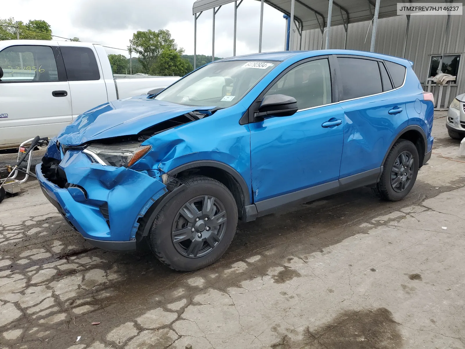 JTMZFREV7HJ146237 2017 Toyota Rav4 Le