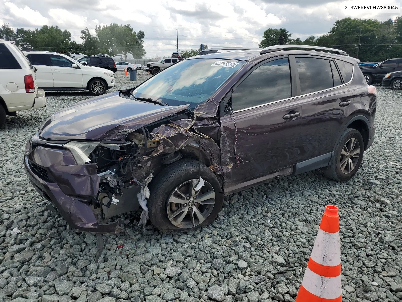 2017 Toyota Rav4 Xle VIN: 2T3WFREV0HW380045 Lot: 65387614