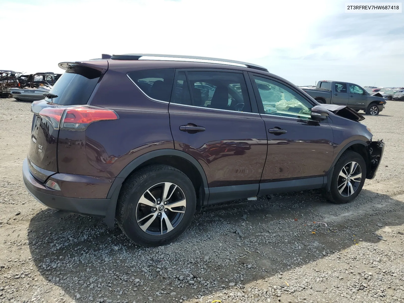 2T3RFREV7HW687418 2017 Toyota Rav4 Xle