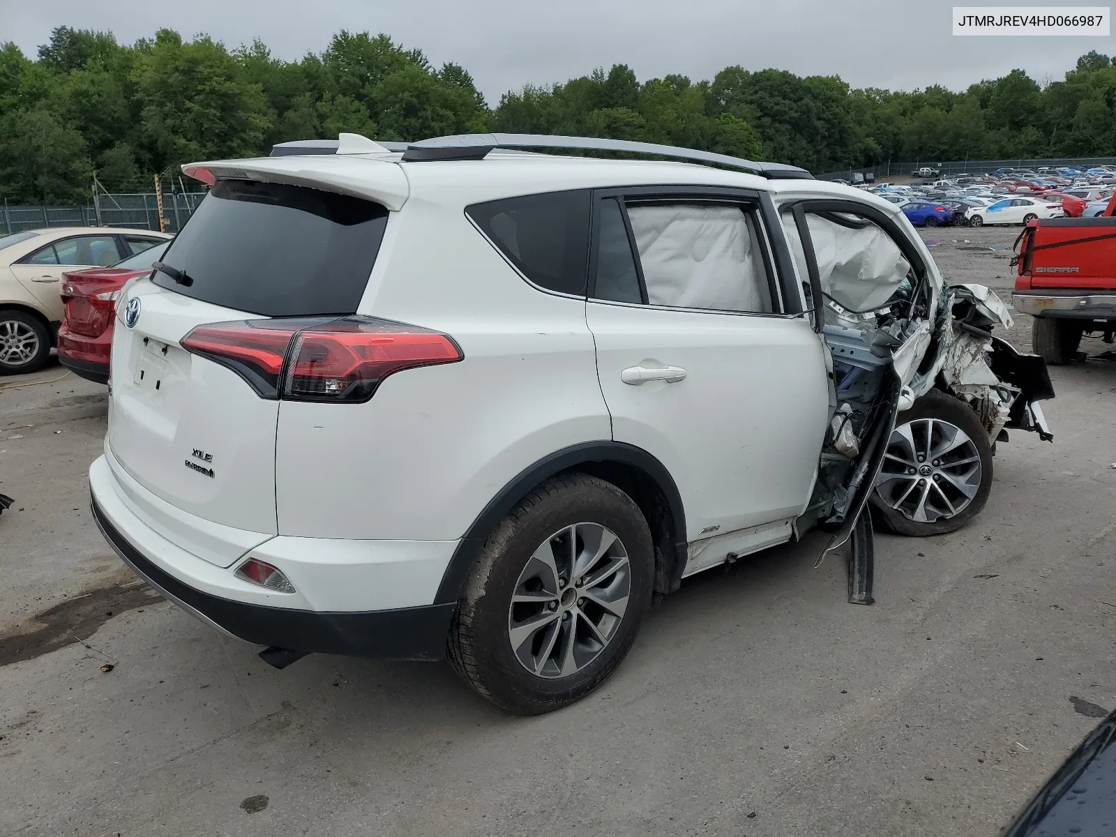 2017 Toyota Rav4 Hv Le VIN: JTMRJREV4HD066987 Lot: 65604334