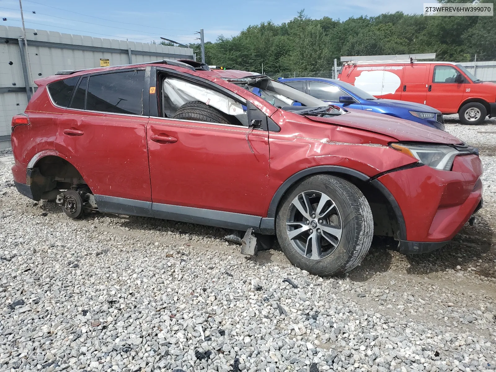 2T3WFREV6HW399070 2017 Toyota Rav4 Xle