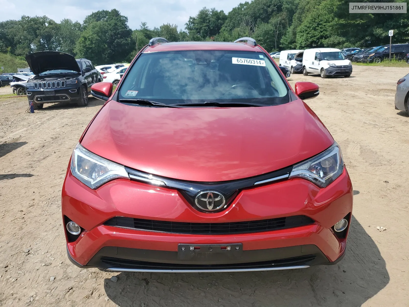 JTMRFREV9HJ151861 2017 Toyota Rav4 Xle