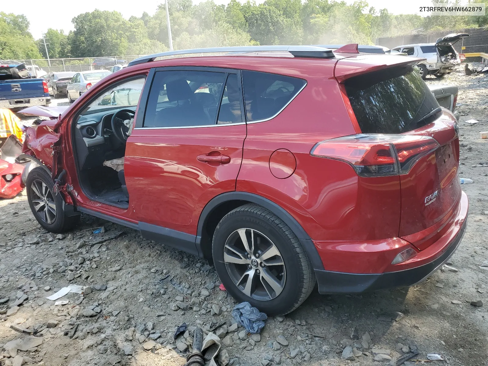 2T3RFREV6HW662879 2017 Toyota Rav4 Xle