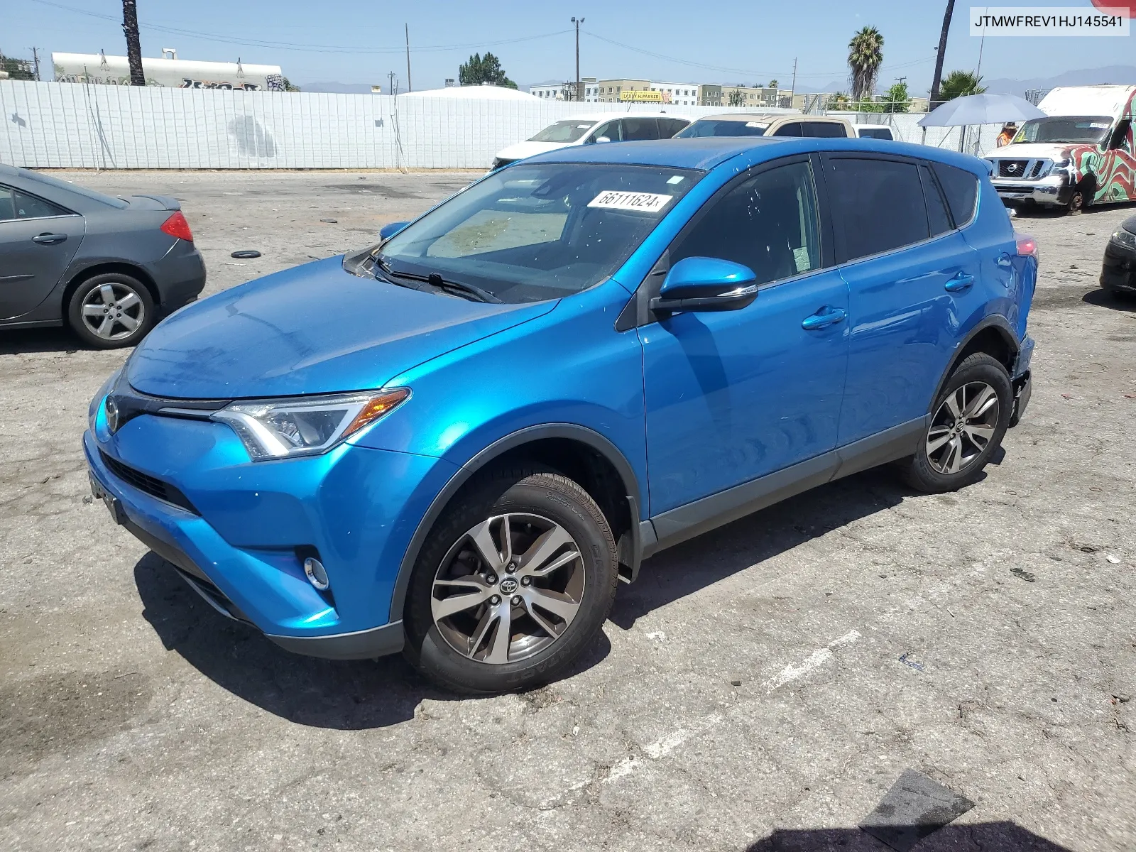 JTMWFREV1HJ145541 2017 Toyota Rav4 Xle