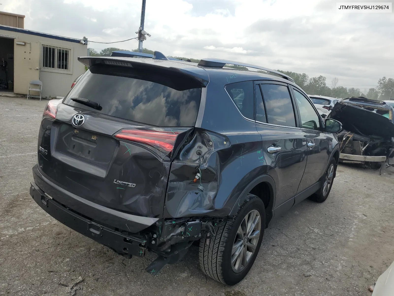 JTMYFREV5HJ129674 2017 Toyota Rav4 Limited