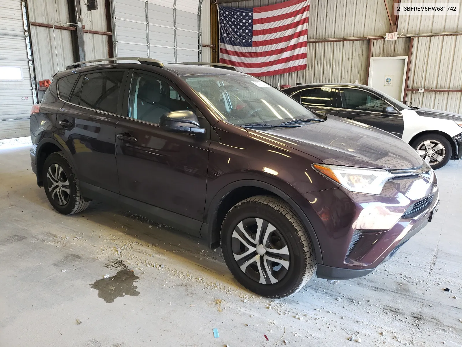 2T3BFREV6HW681742 2017 Toyota Rav4 Le