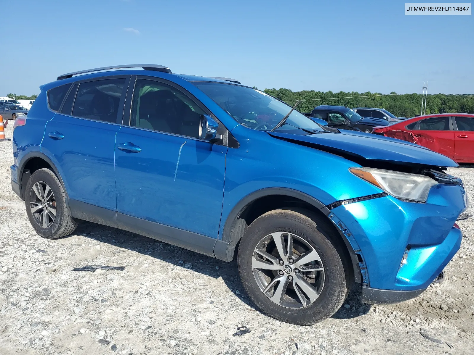 JTMWFREV2HJ114847 2017 Toyota Rav4 Xle