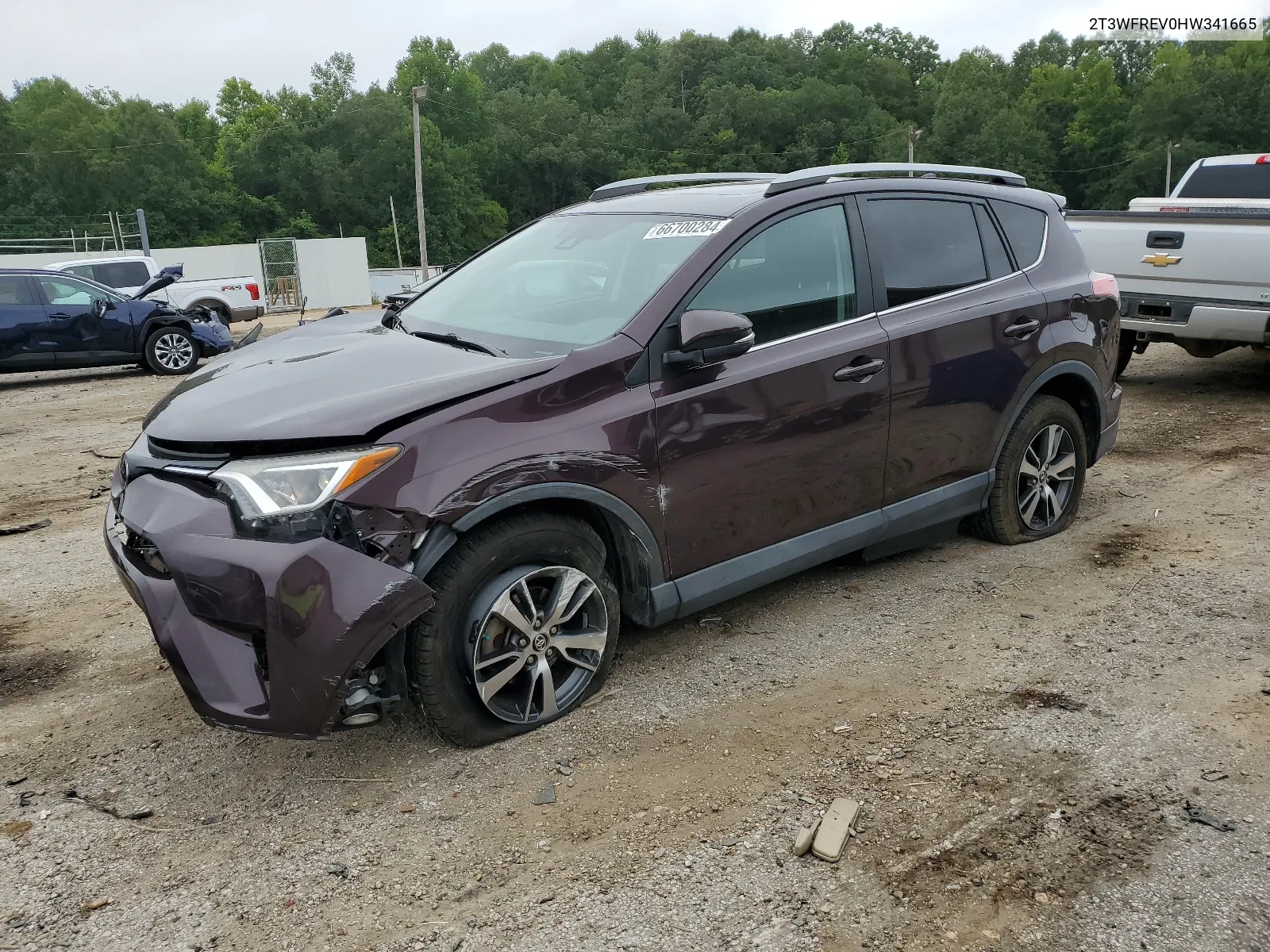 2T3WFREV0HW341665 2017 Toyota Rav4 Xle