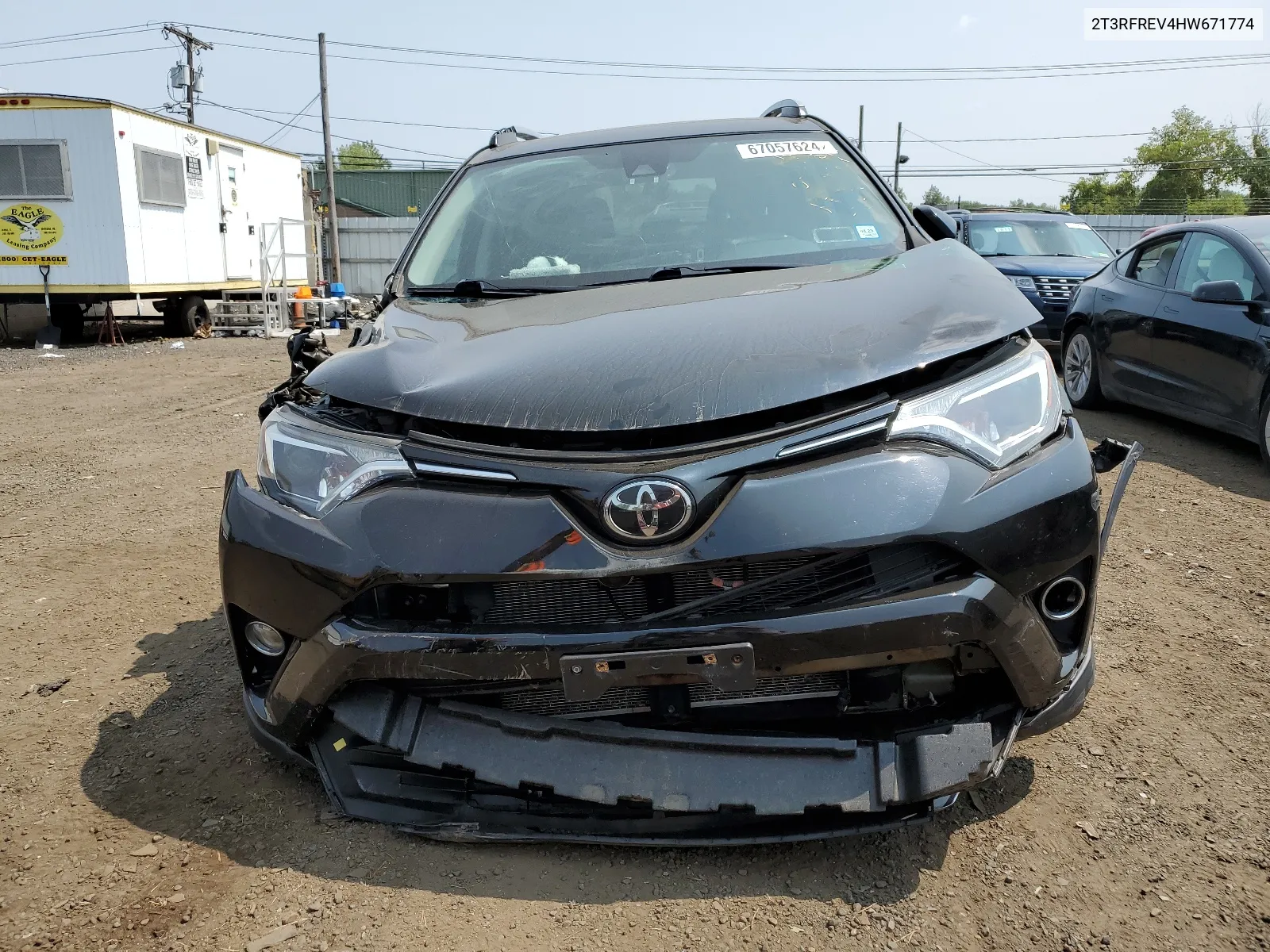 2017 Toyota Rav4 Xle VIN: 2T3RFREV4HW671774 Lot: 67057624