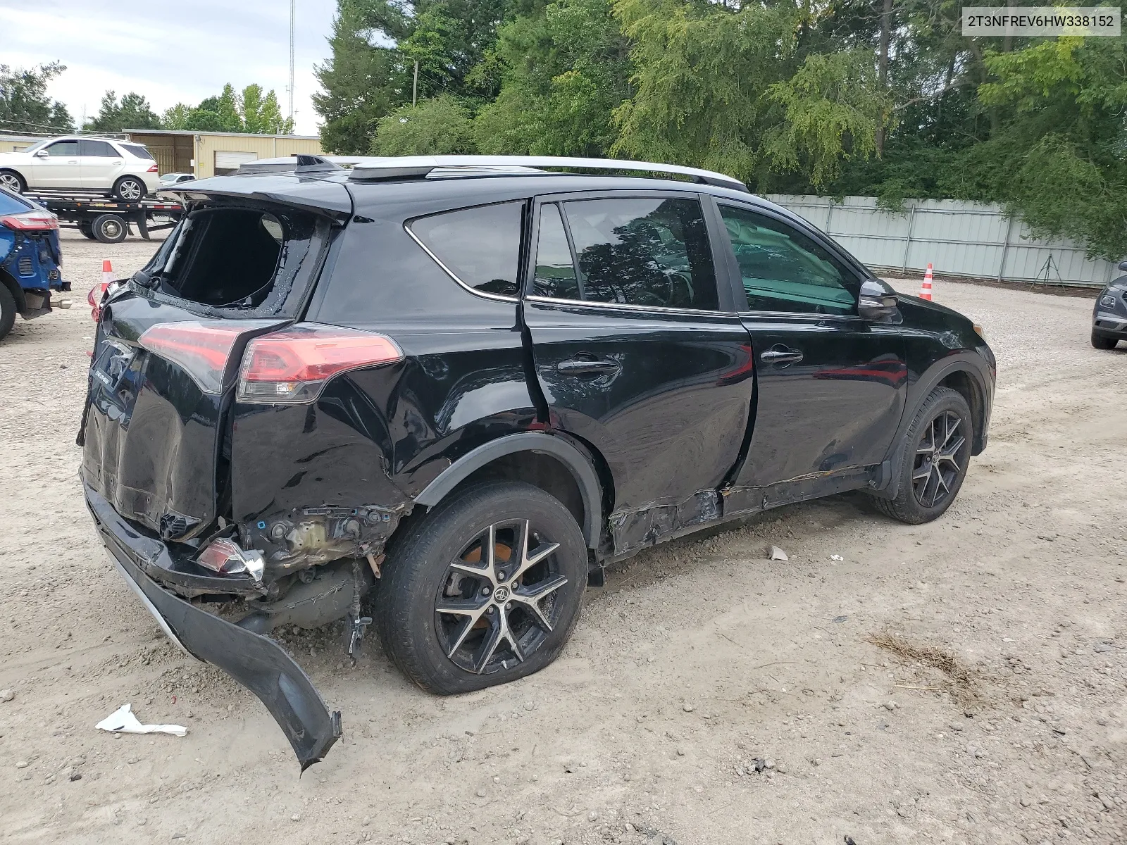 2T3NFREV6HW338152 2017 Toyota Rav4 Se