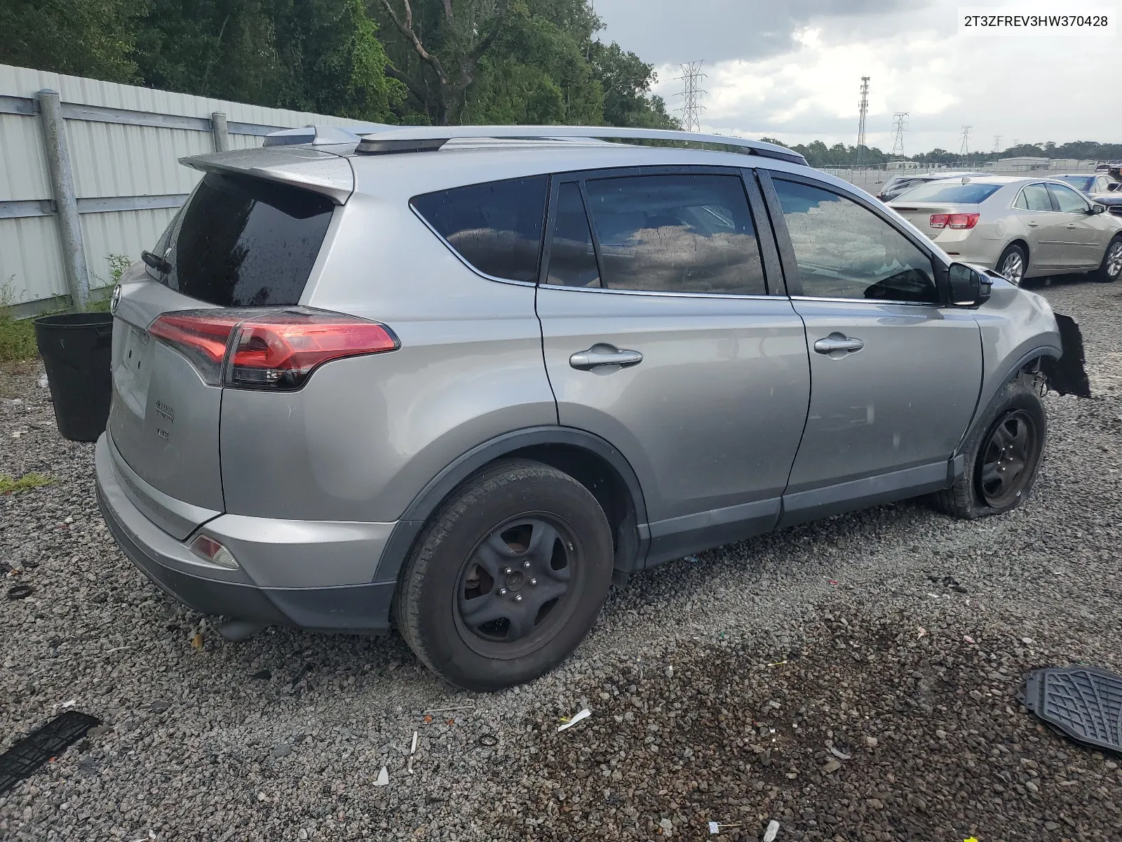 2T3ZFREV3HW370428 2017 Toyota Rav4 Le