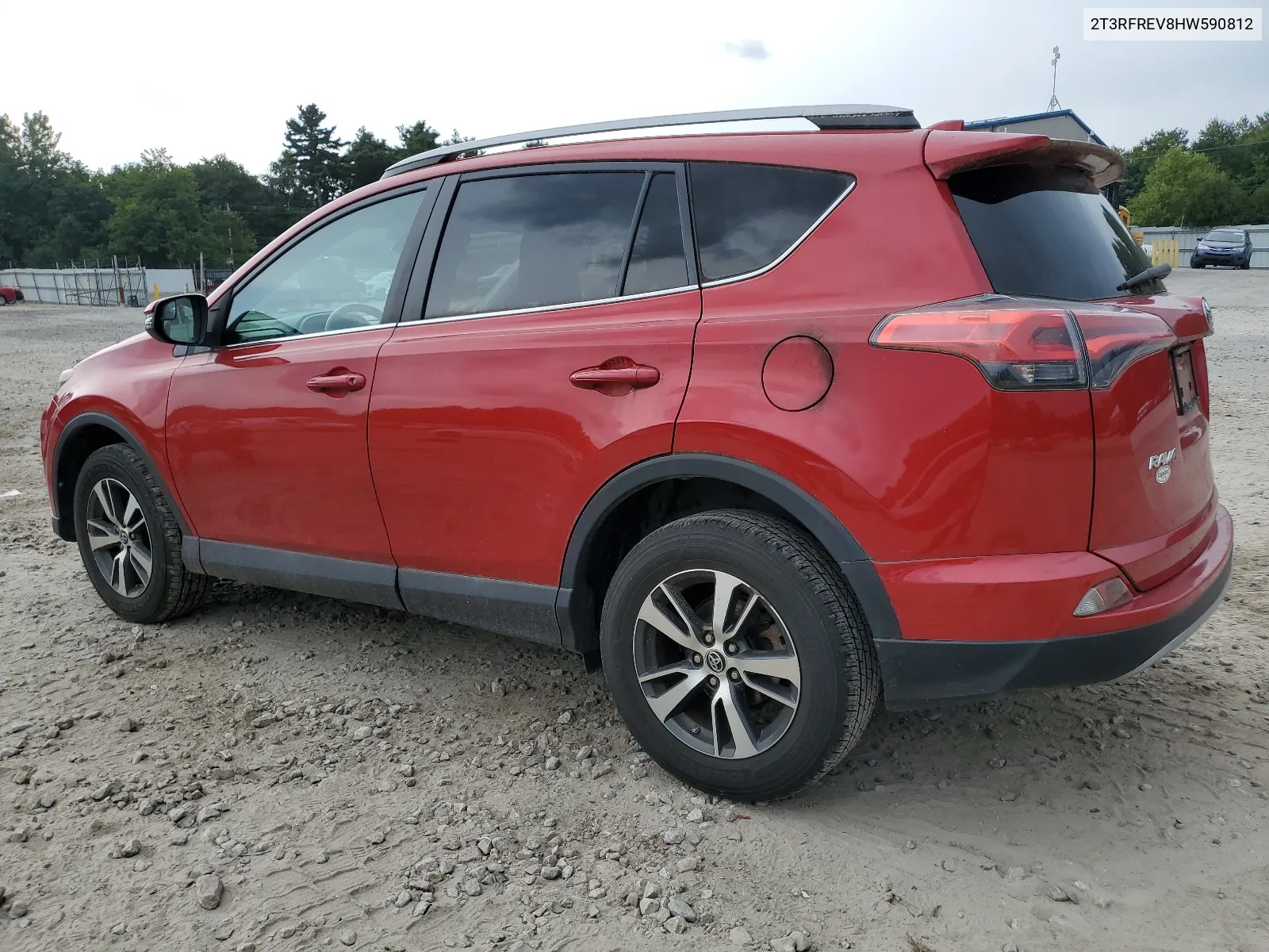 2T3RFREV8HW590812 2017 Toyota Rav4 Xle