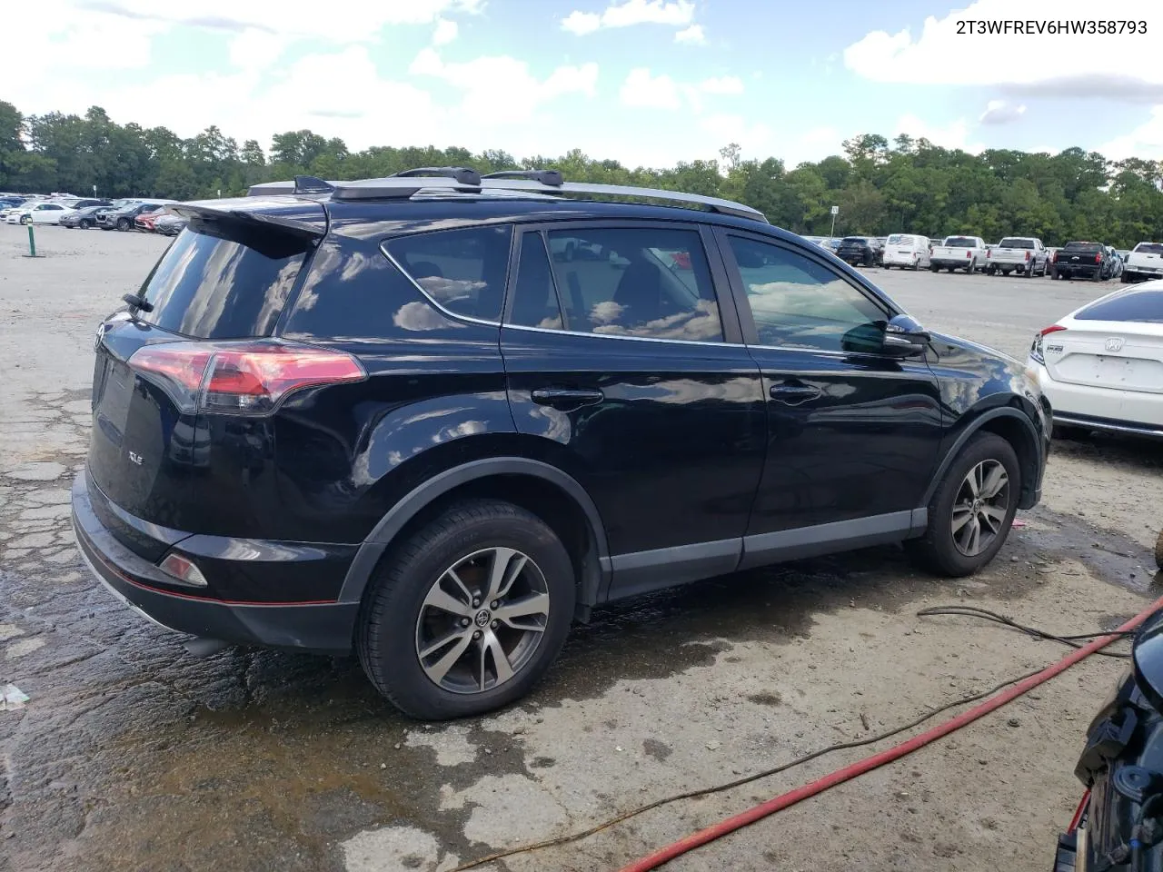 2T3WFREV6HW358793 2017 Toyota Rav4 Xle